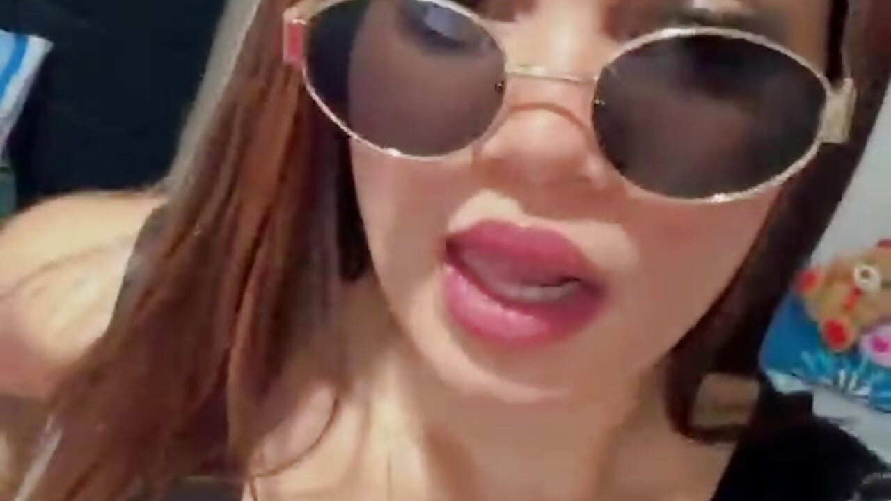 Just Me🍒– Hannabrown__ kameramodell videója