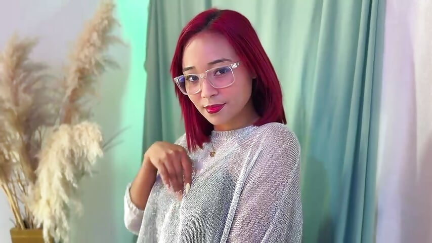 WhatsApp Video 2026-04-09 at 18,09,15 - video van MiaFoxxx5 cam-model