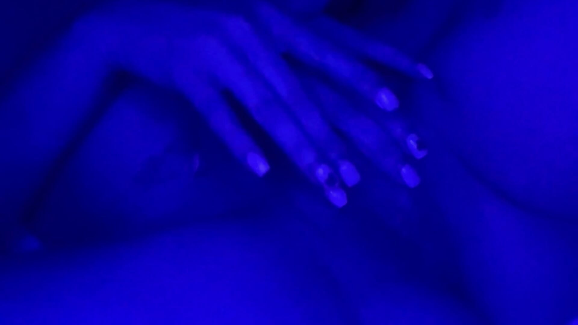 I need help - วิดีโอโดย Farrah_Fantasy โมเดลแคม