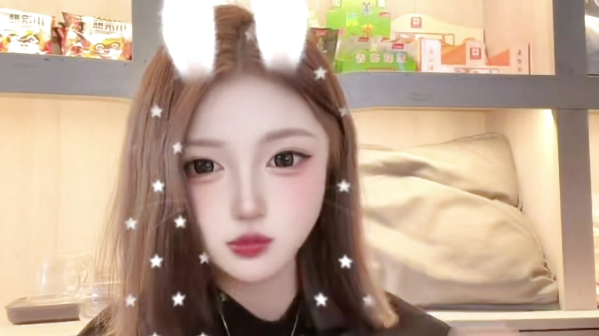 f4f598a3cc0090876a295a9ea2c90740 - video by zhnly cam model