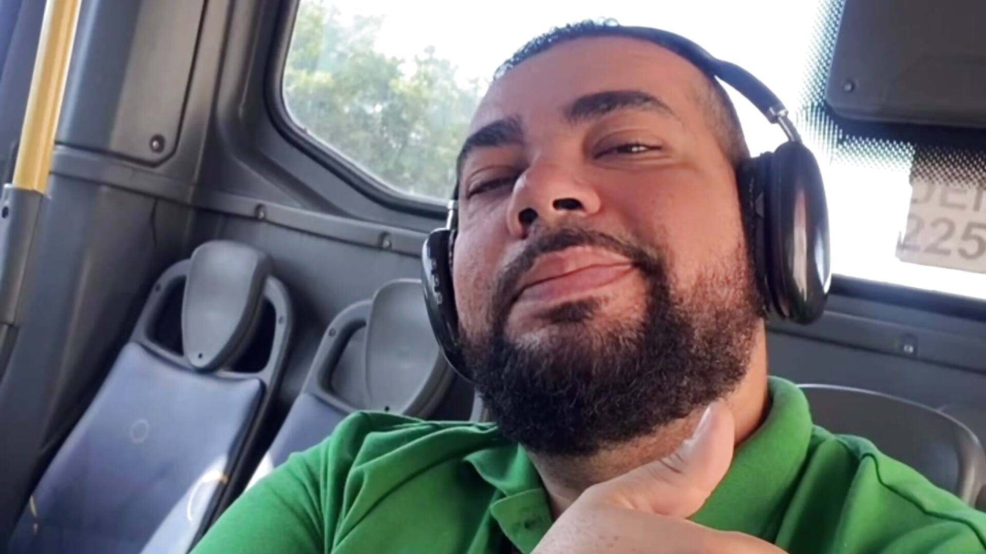 B6A5D4FB-8F13-4440-A701-2876F630E196 - Vídeo de carlosgrossU, modelo de vídeos