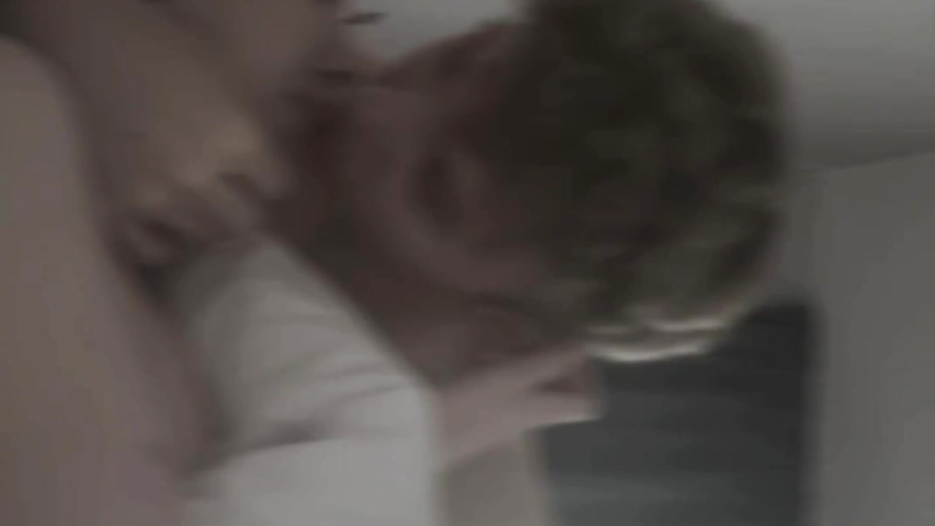 hot kisses - video od modelky/modela HotBabyCouple_