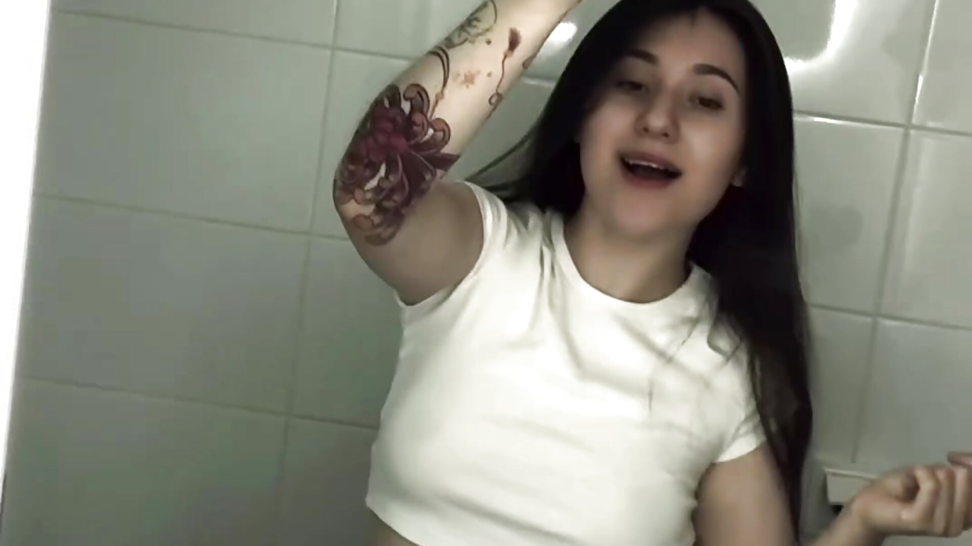 Try to look me in the eyes - video by Eileen_Wagner cam model