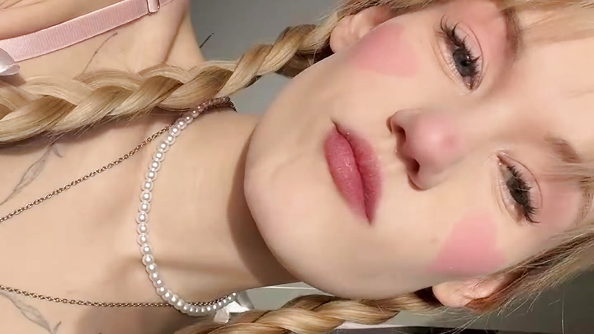 Silence & Pulse – video modela na kameri Ketris_Drewerses