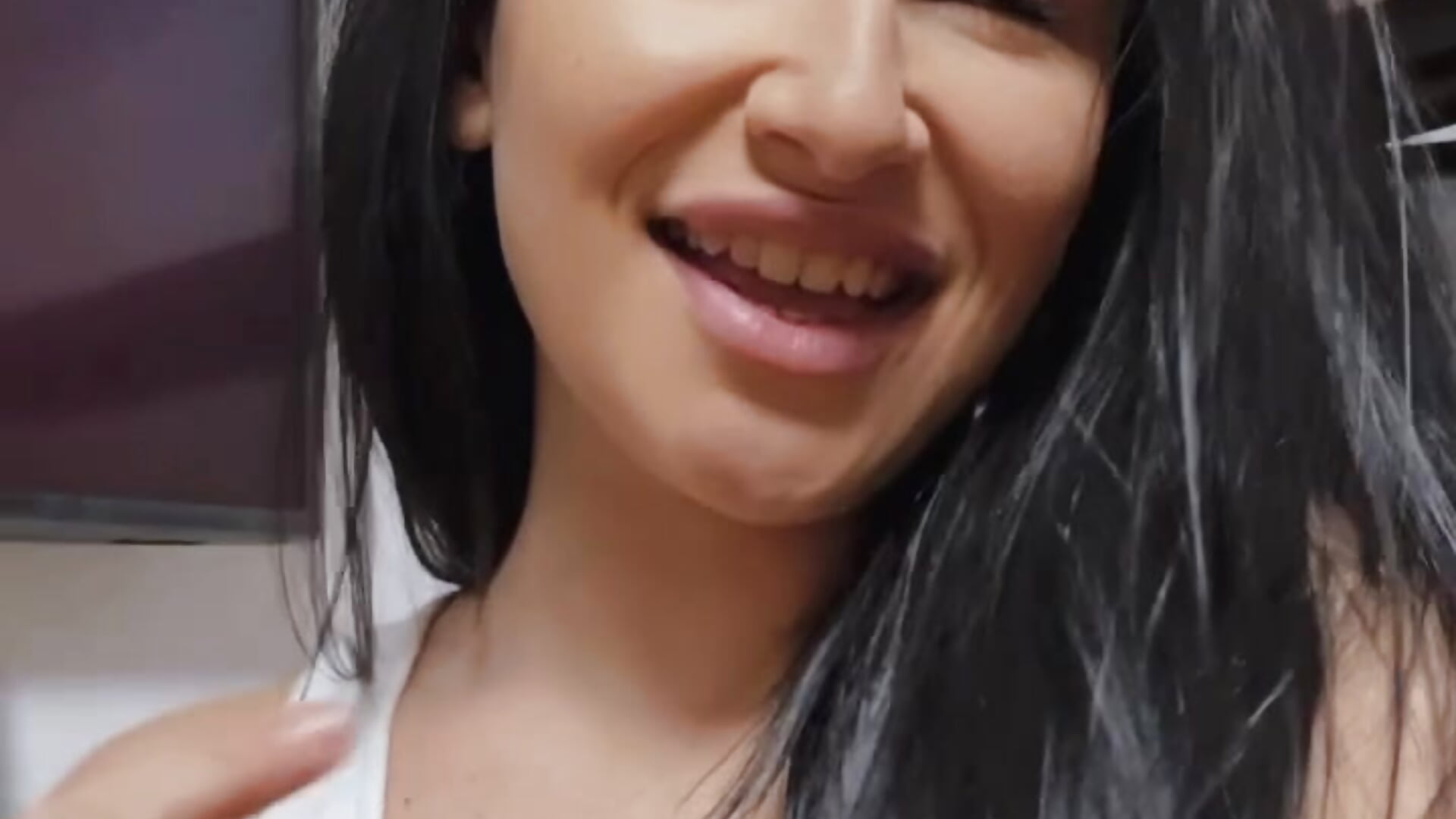 ☺️ – видео вебкам-модели NaamyKo