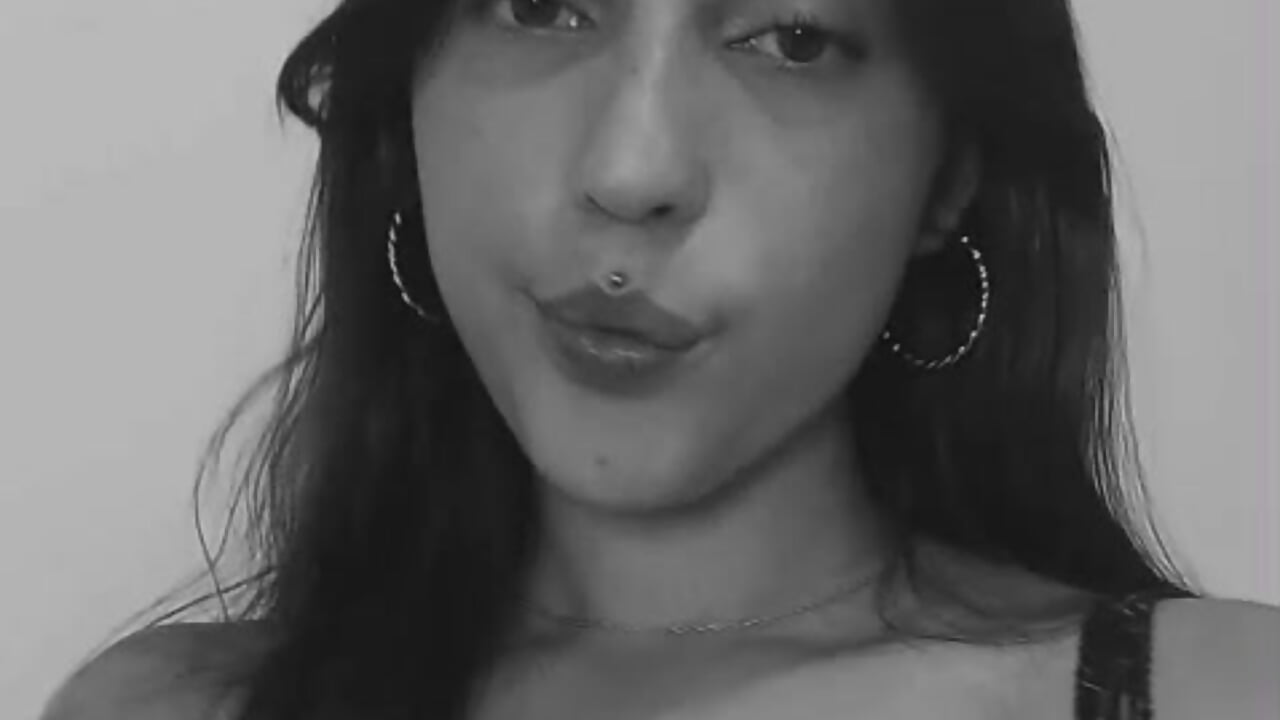 ♥️ - video by Maraia_Violetta cam model