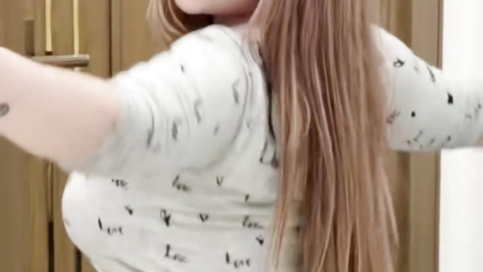 843