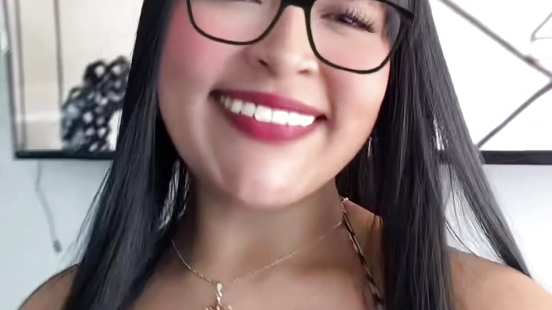 🎶🥵 - βίντεο μοντέλου Simplemente_Aurora