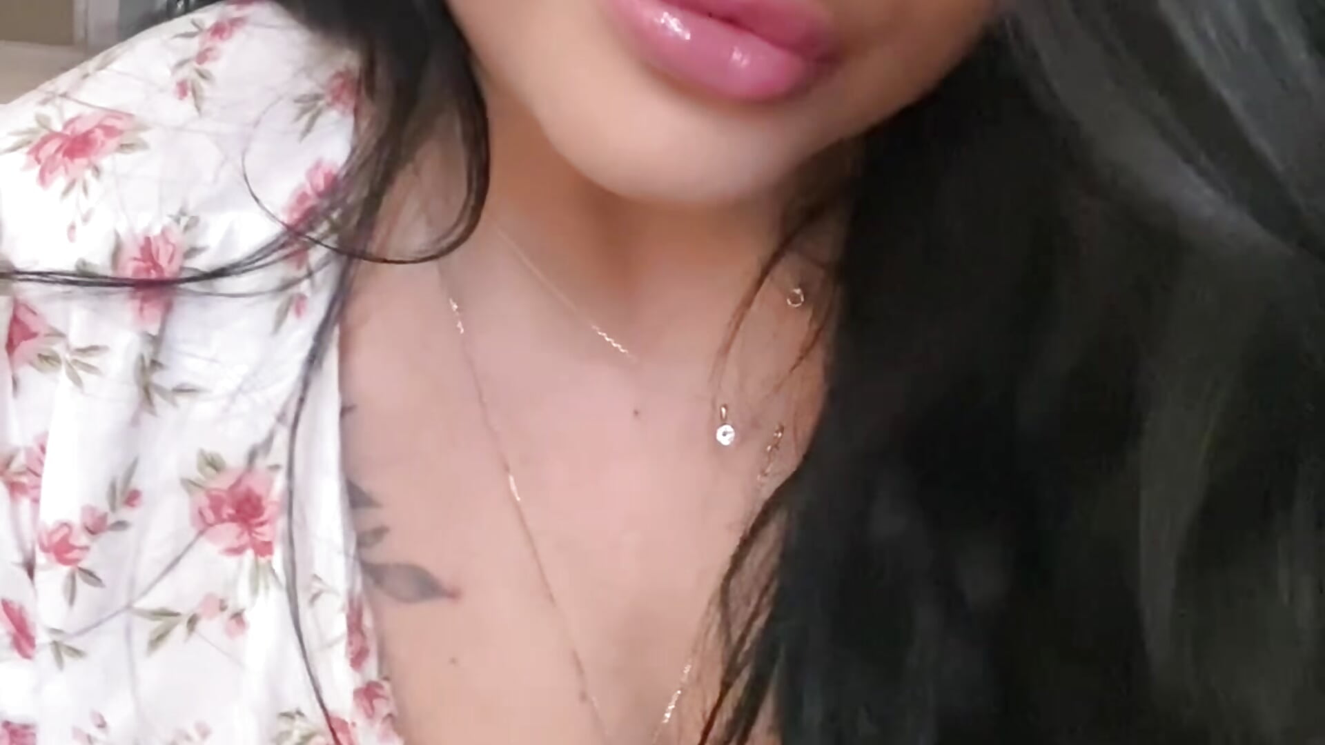 💚 - video by Helga_Fawx cam model