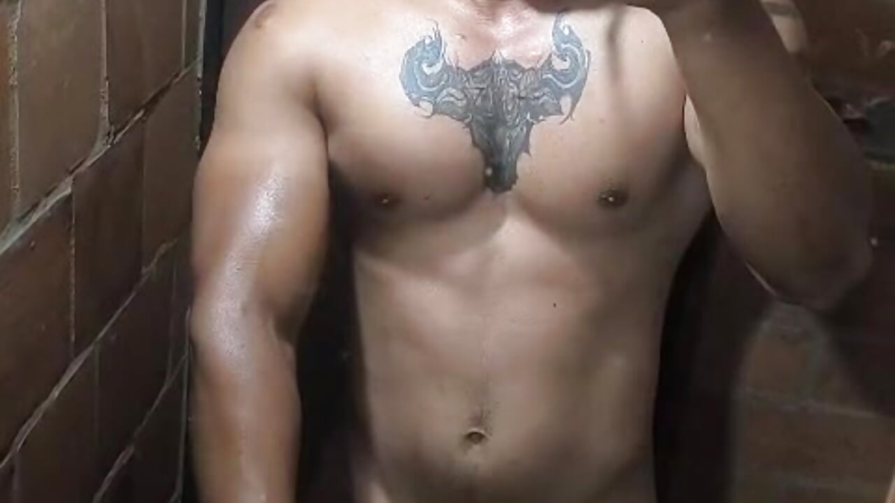 WhatsApp Video 2026-04-18 at 4,33,04 PM - vídeo de la modelo de cam Brandon_AlanaSex