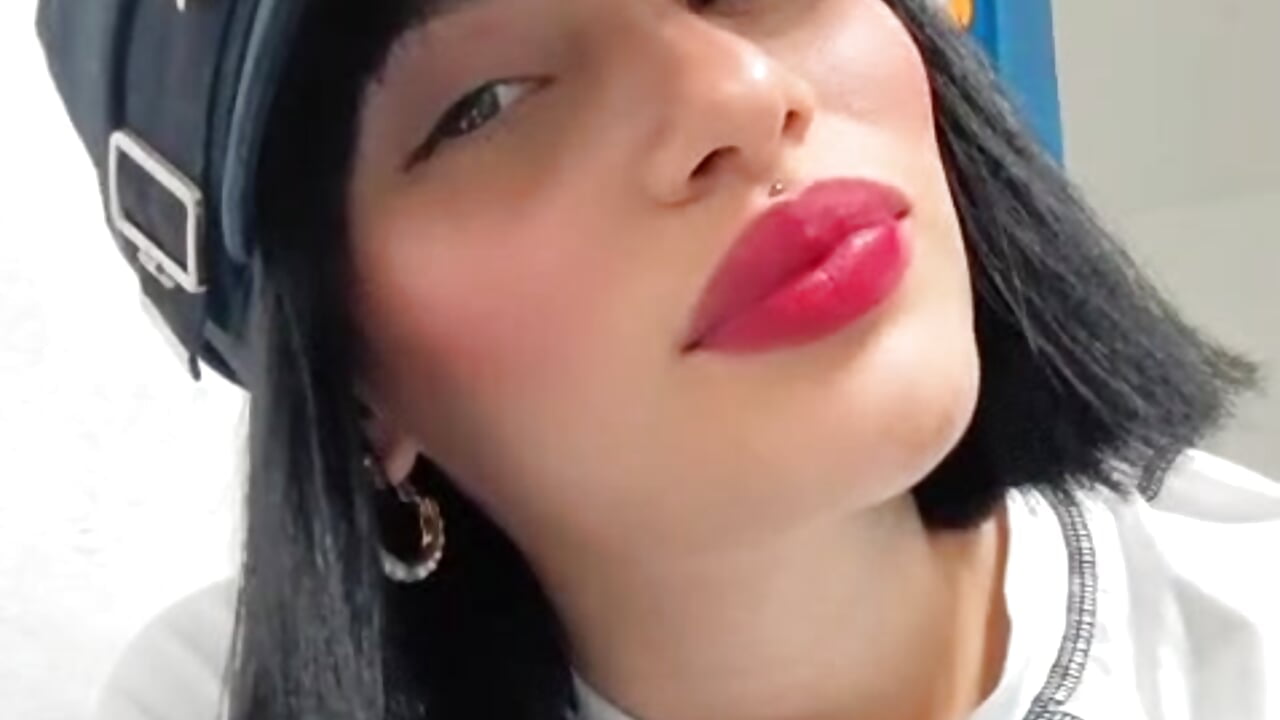 girl – видео вебкам-модели franchezkacarsonn