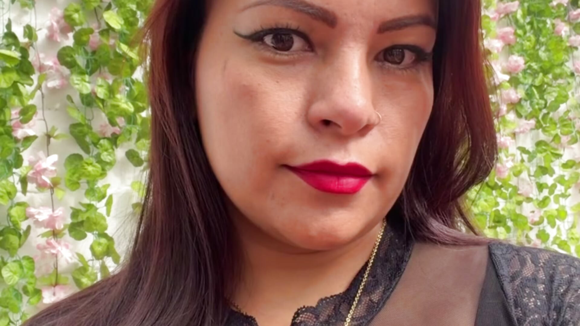 21EF0579-660F-49BB-9C8E-CCB6937A2C5F - vídeo de MIA_ROSSEEE modelo de câmara