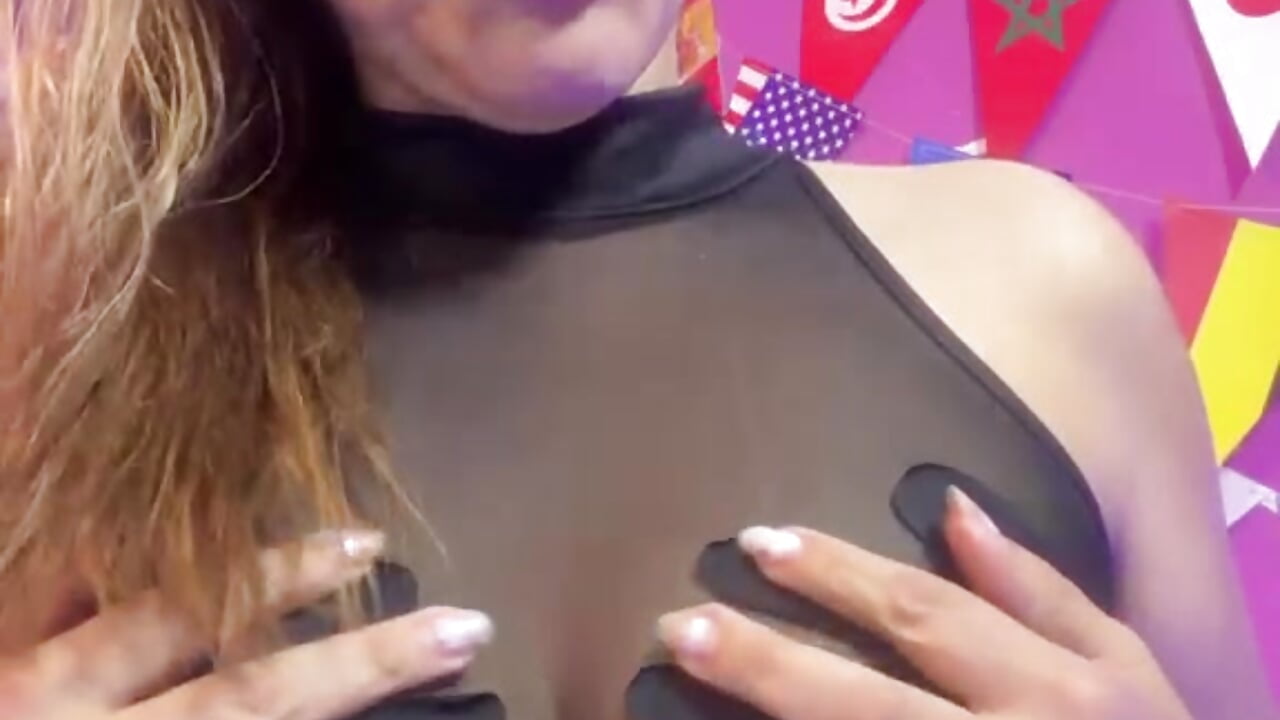 Tus manos sobre mis tetas y mis manos sobre las tuyas - video di CarolMis_79 modella di cam