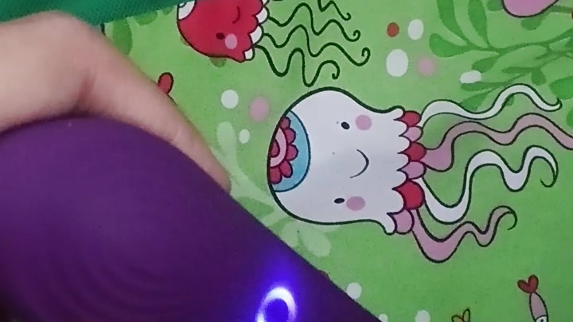 Vibrador do ponto G que vibra 9 vibrações e controla por aplicativo a distância - vidéo du modèle de showcams sereiaametista