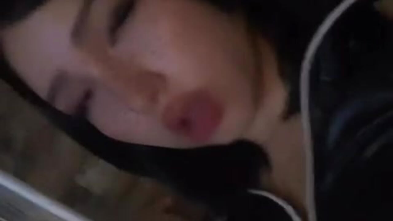 Cute face – video od webkamerové modelky Auroraabyss