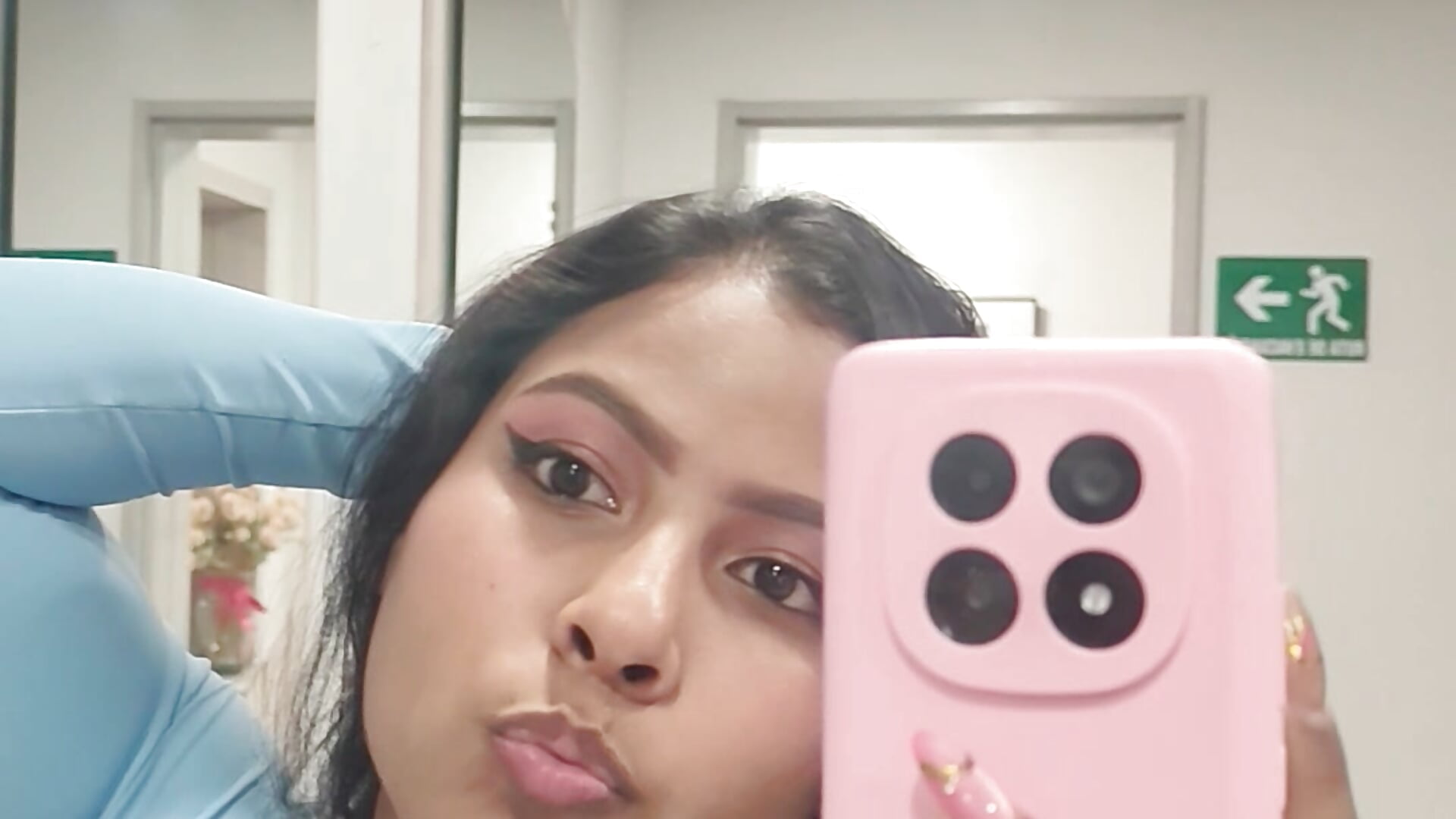 Hey guys 🩵 - סרטון של Mia_monrroe1, דוגמן/ית מצלמה