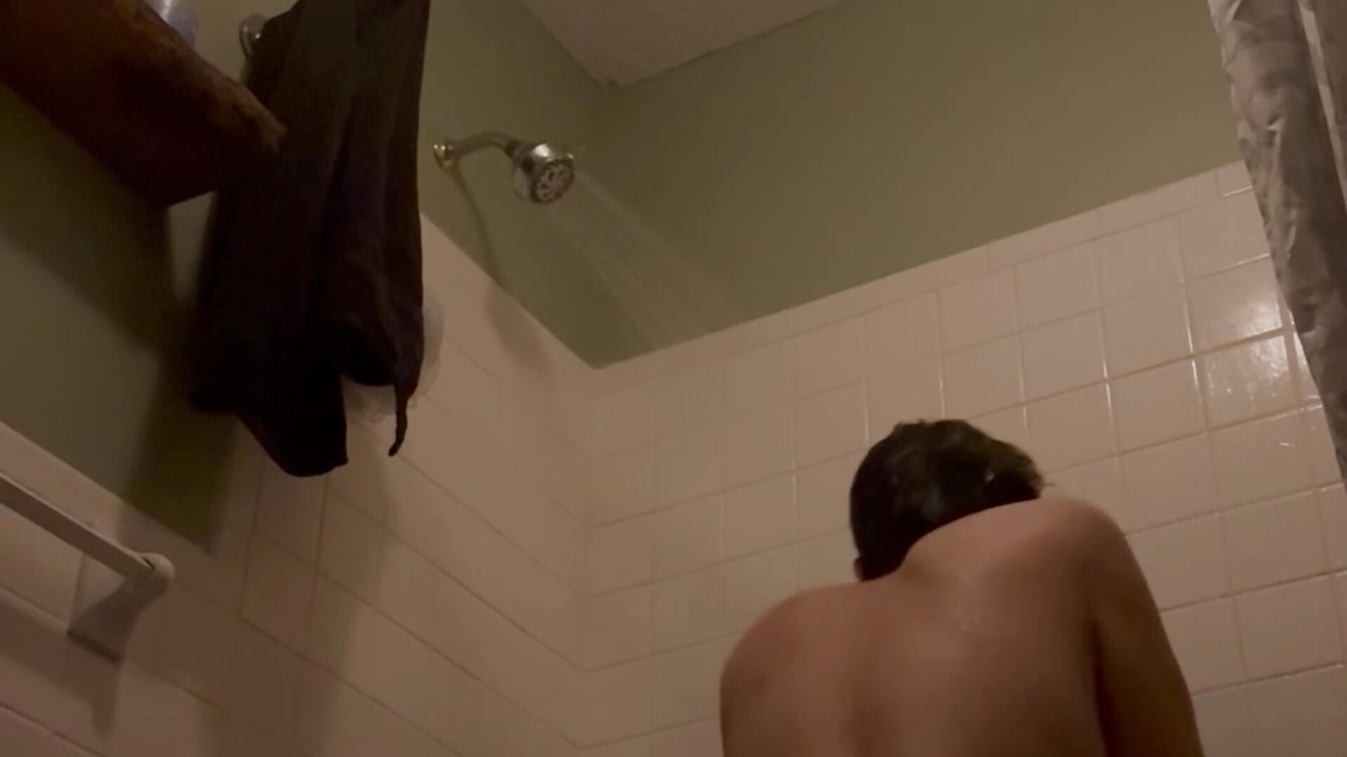 Twerking in the shower baby I’m all wet 🥵💦 - vidéo du modèle de showcams Joedanlavell