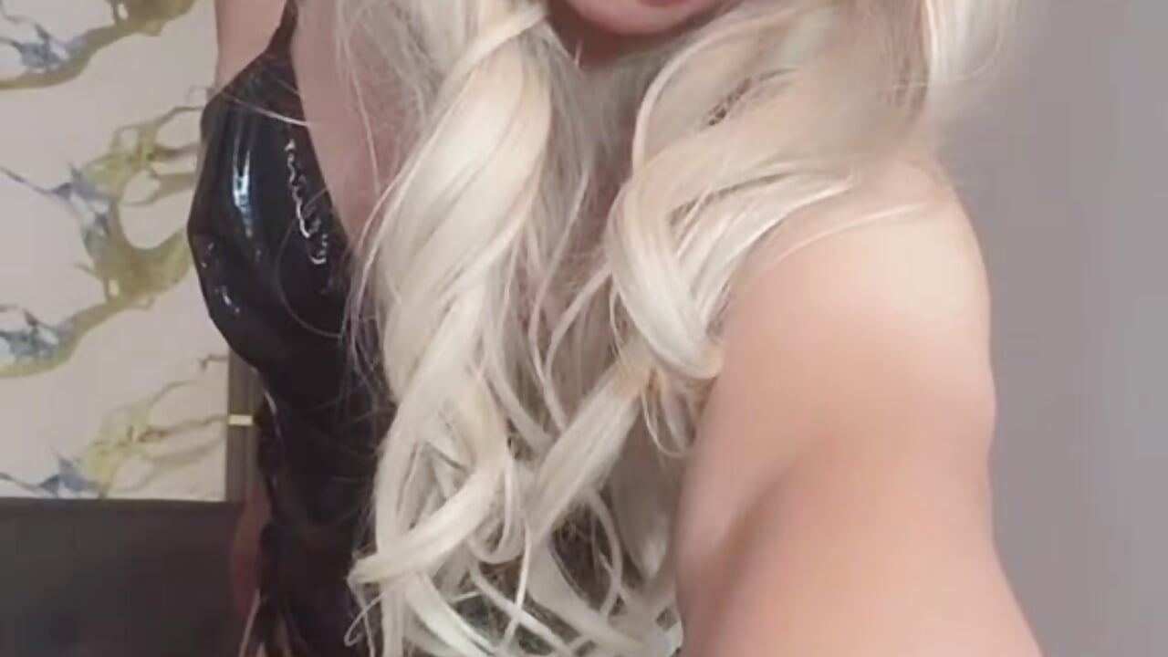 cutie - 視頻由 ladybig18 主播提供