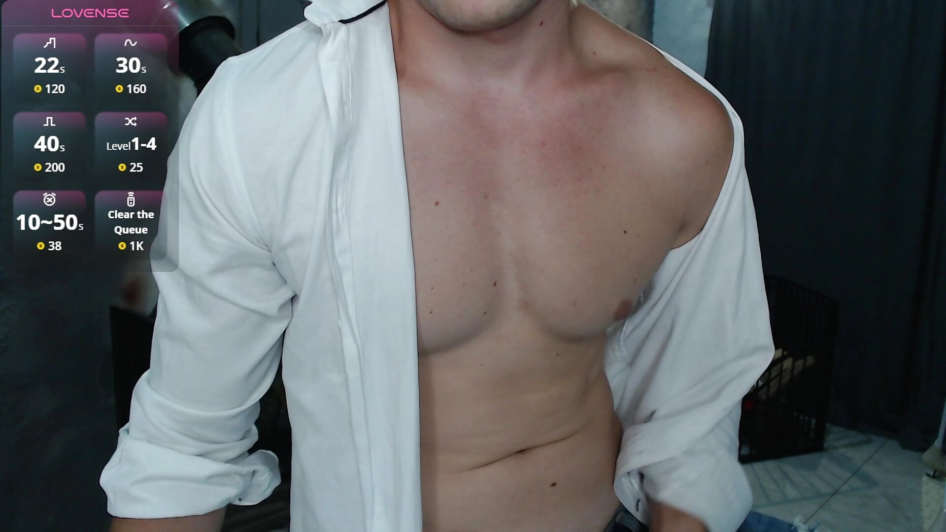 Cum show in a beautiful pose designed to appeal to fans of jeans and white shirts – video od webkamerové modelky Emiliosexytap