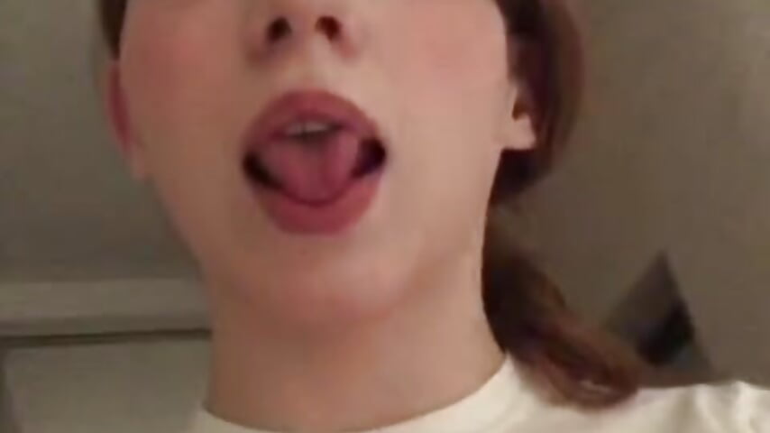 tongue tease 😘 - vídeo de la modelo de cam xSophieexx