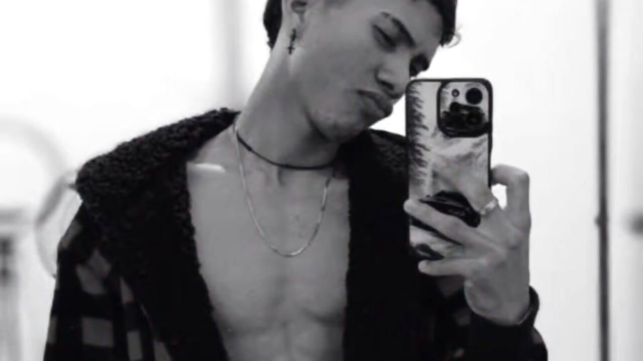 Vídeo em tendência de modelo na câmara Skinny_cute_Alyer 2698