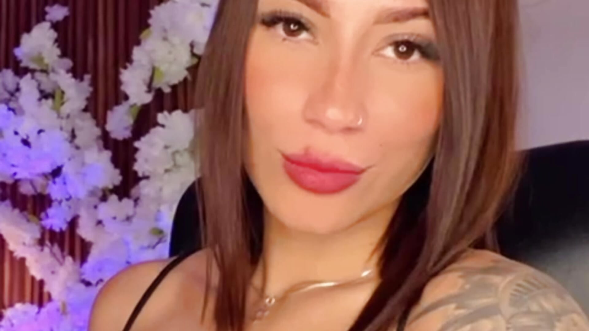 😈🩷－カメラキャストのYamelBloomの動画