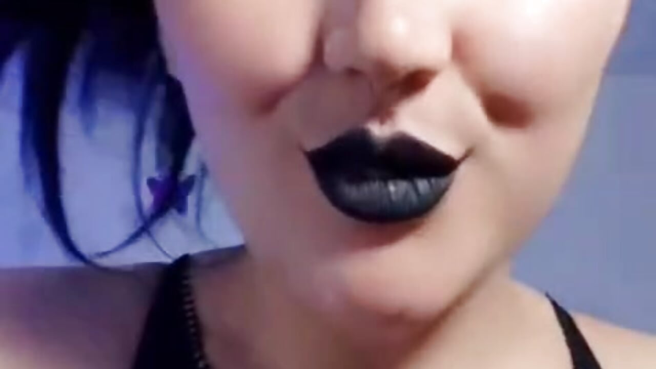 Lots of rose and snow up my nose. – video modela na kameri Aitanarus25