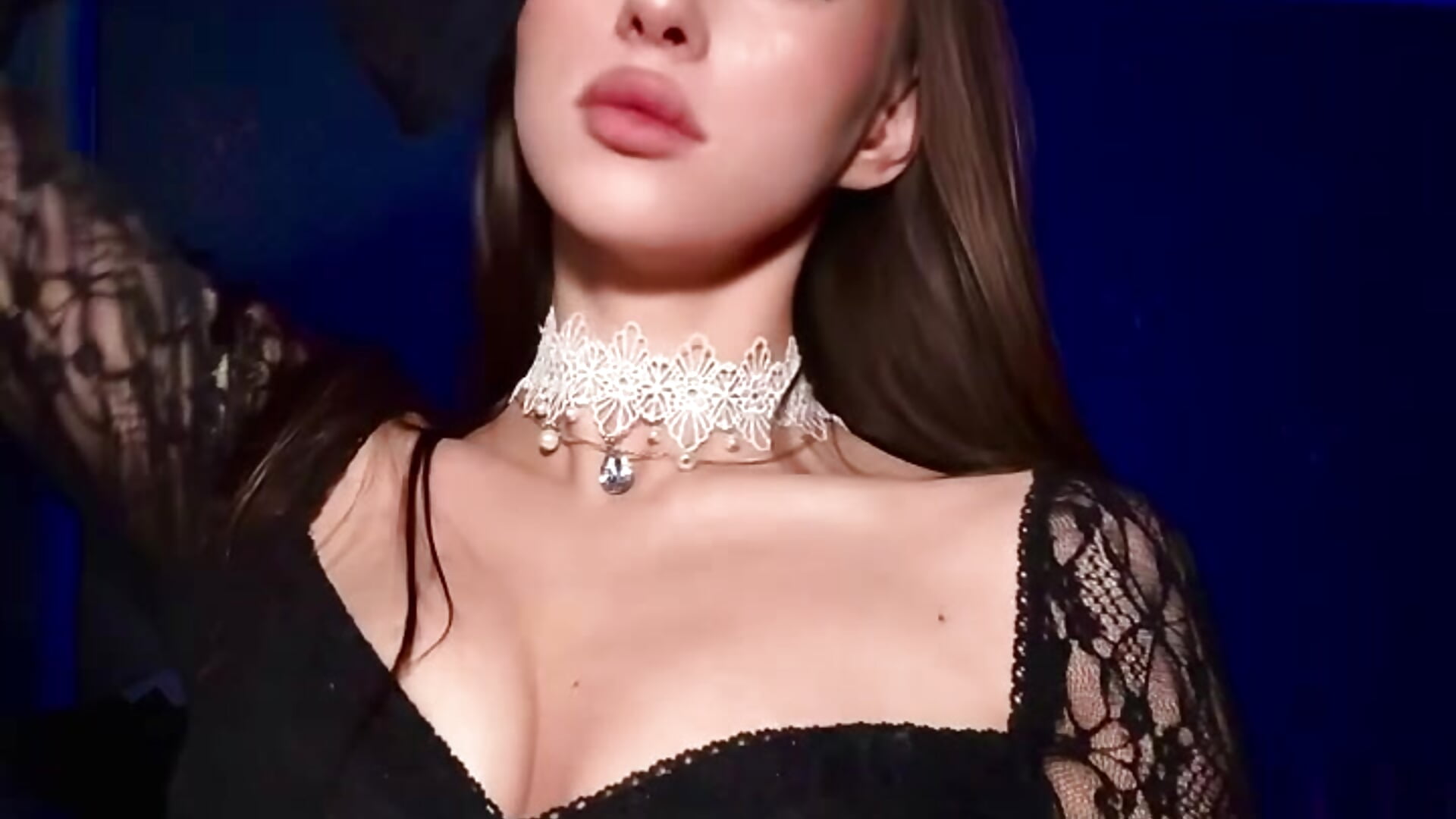 Cherries or peaches - فيديو من EvaAlli موديل الكام