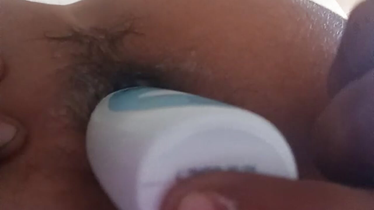 [13 Jun 17:21] flacone nel culo – video od webkamerové modelky ForzaParis