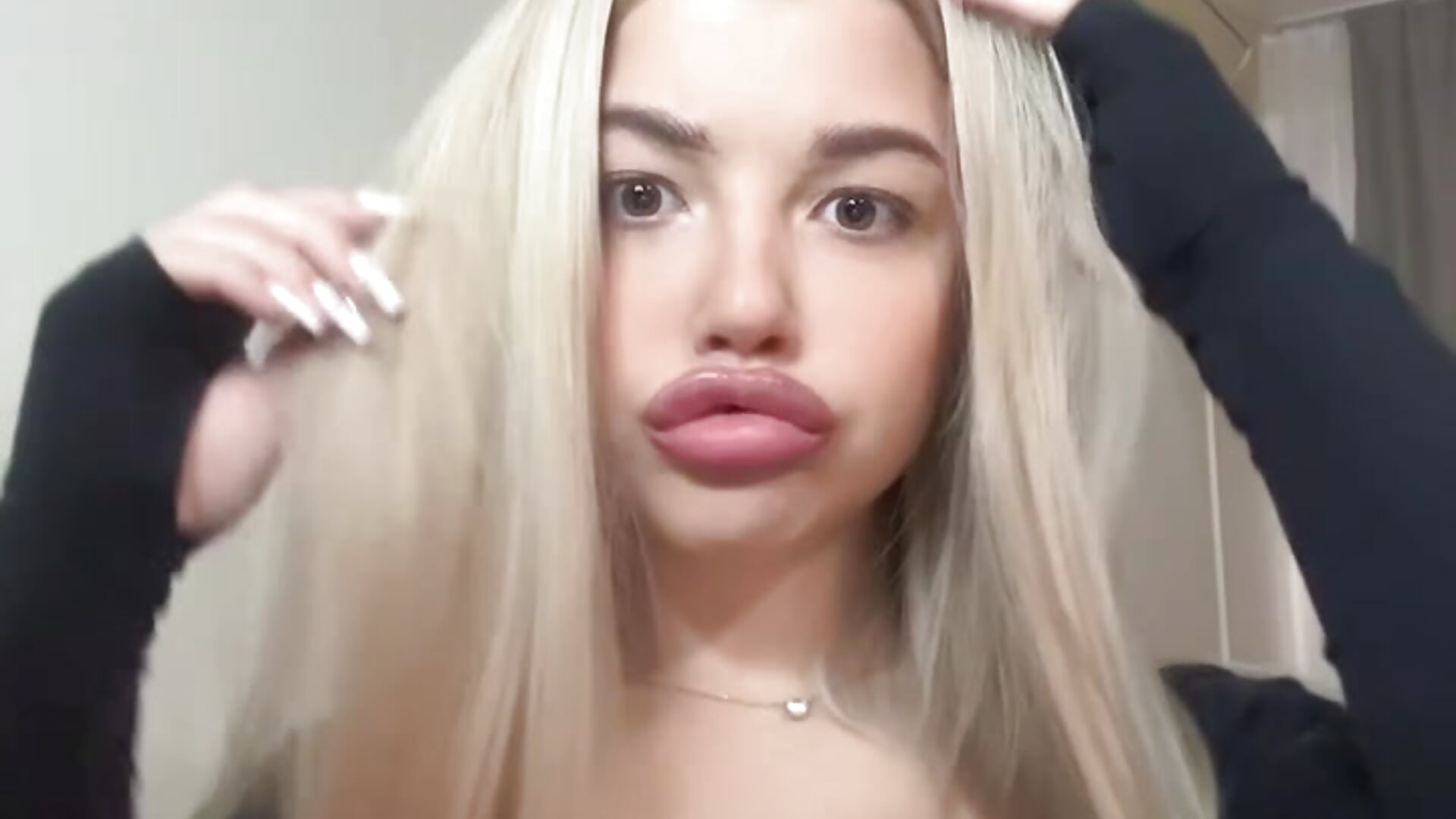 I like to act a little on camera💖 - Vídeo de DelenaRines, modelo de vídeos