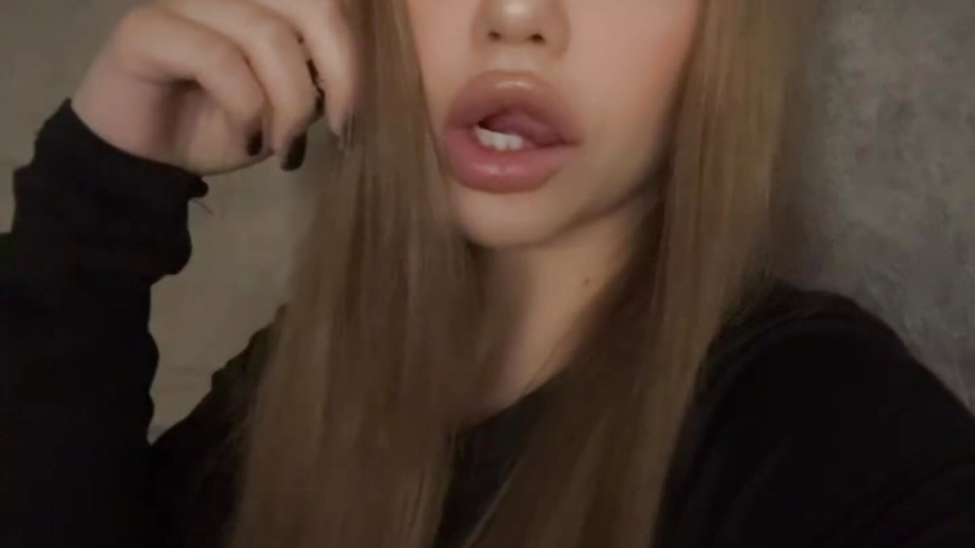 Sweet temptation is nearby🙈 - video của người mẫu cam DelenaRines