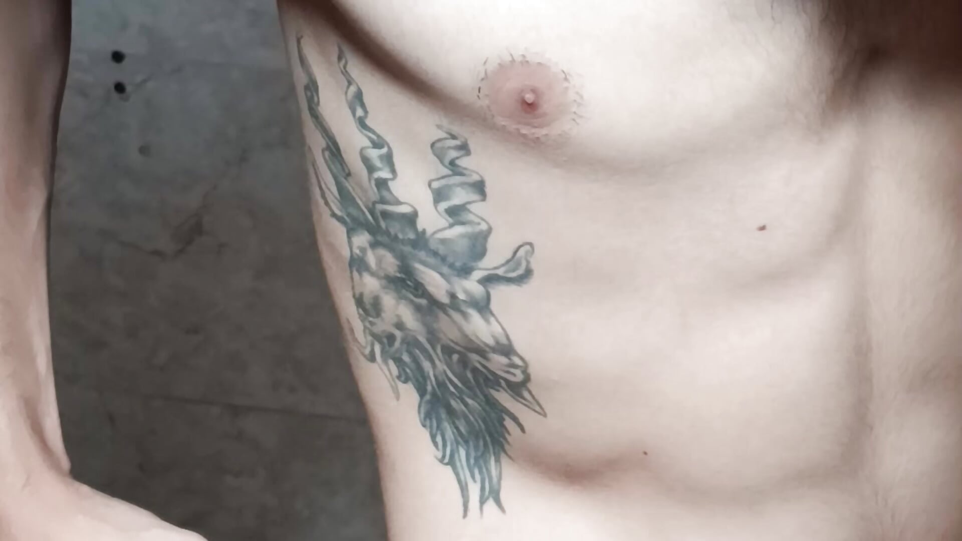 ABS In the shower🚿☀️ - Vídeo de vortexxx24_, modelo de vídeos