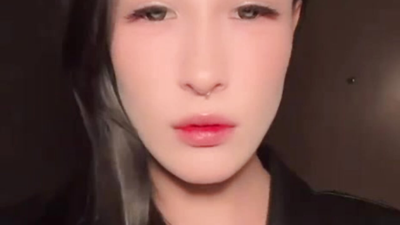 ME<3 - video by maomauu cam model