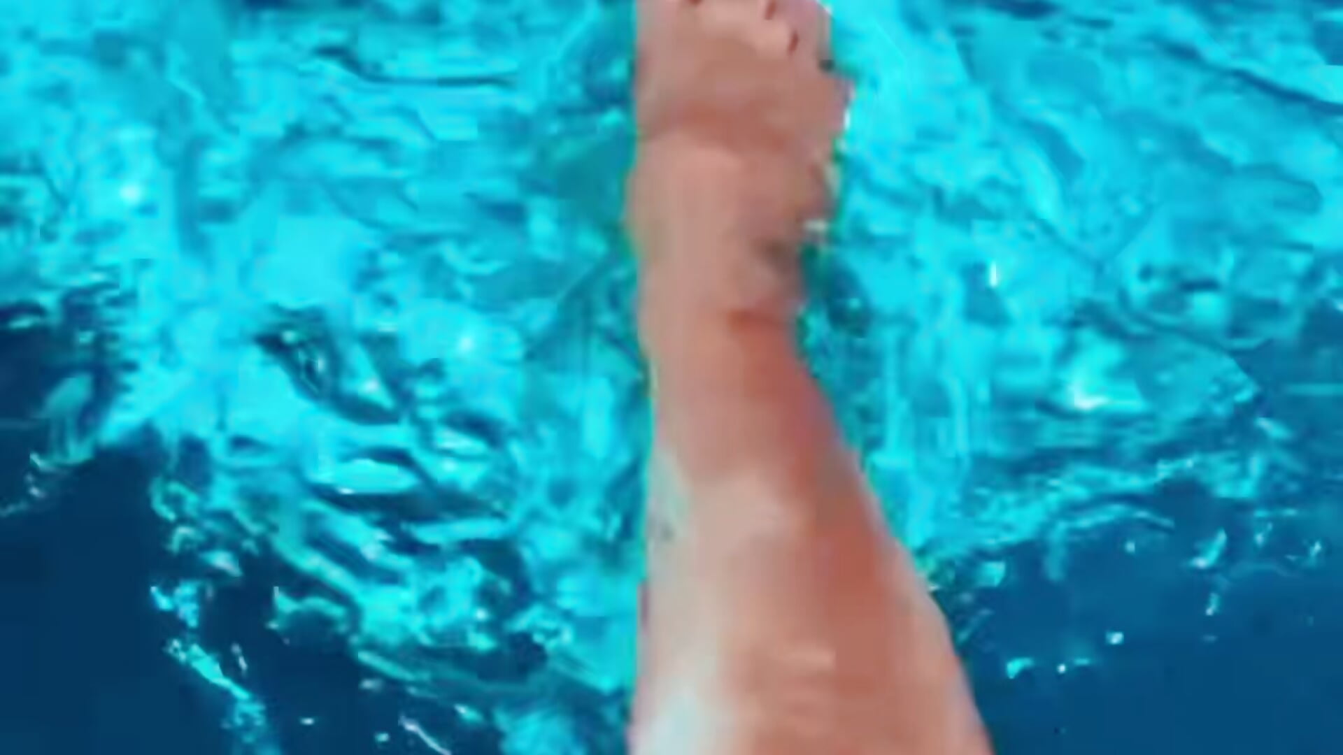 slap slap #foot n #water 😍 - vídeo de MiaSparkes modelo de câmara