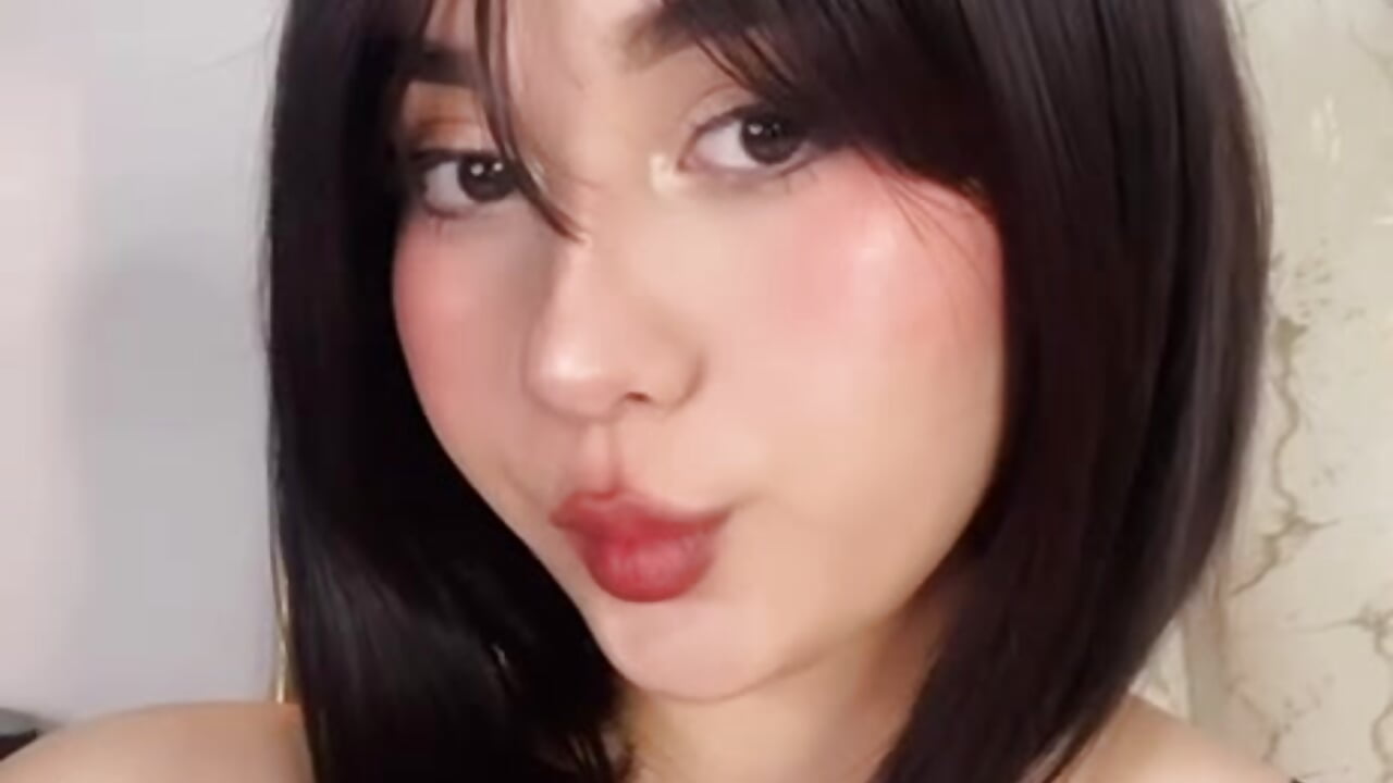 A morning of pampering and pranks 🌤️😈 - aria_doll主播的视频