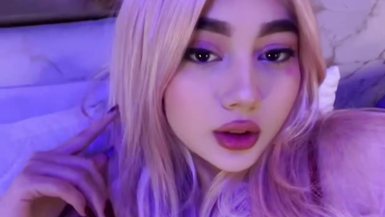 oy estoy más traviesa de lo normal…” - video oleh model kamera aria_doll