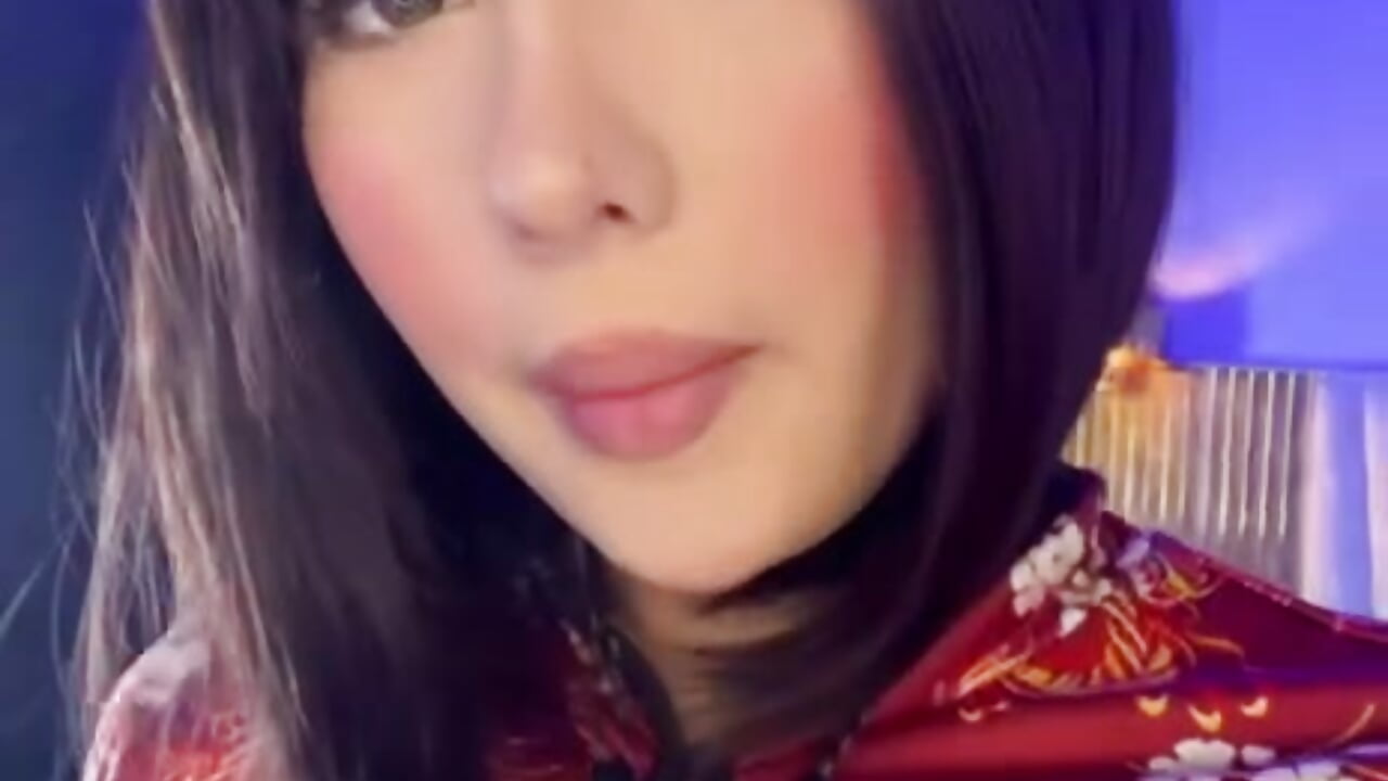 Small but dangerous - video by aria_doll cam model