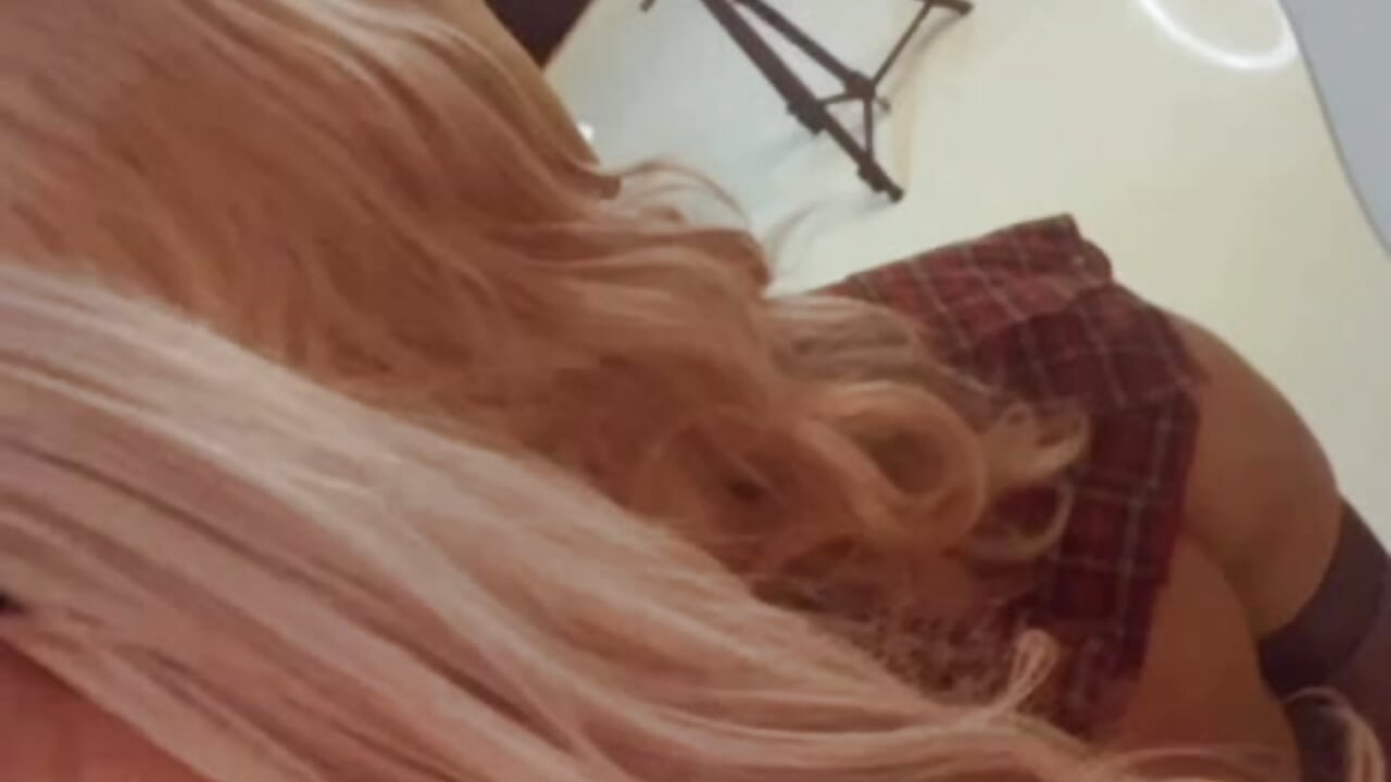 a blonde girl 🍑－カメラキャストのaria_dollの動画