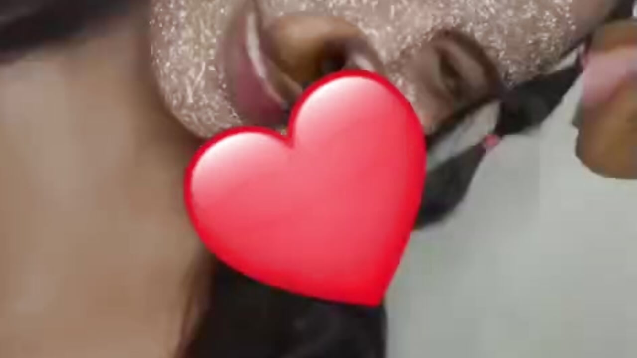 1000300742.mp4– La_Perra12 kameramodell videója