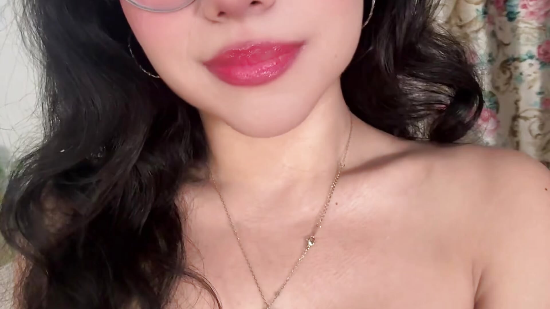 Little kiss for you ♡ - video van SweetOlivee cam-model