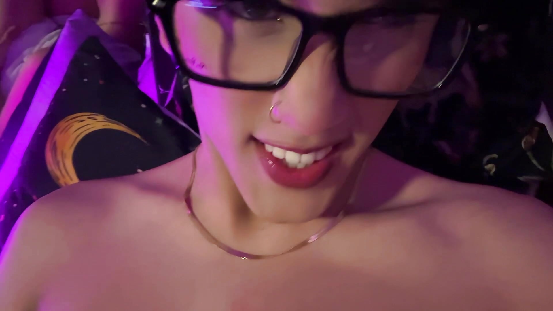 😼 – video modela na kameri Poison_Boys