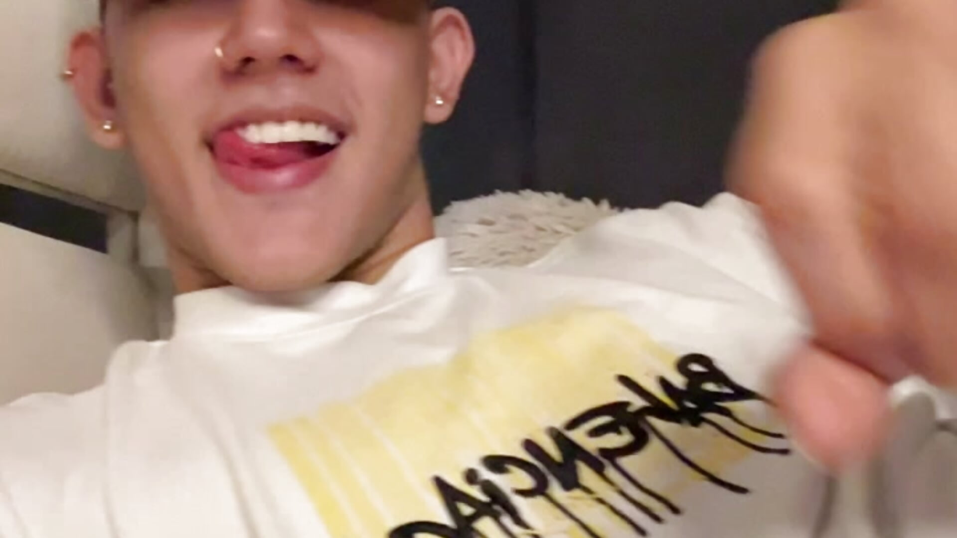 Heyy 😈 - video by Poison_Boys cam model