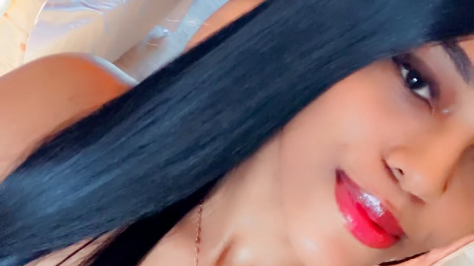 67956F18-E116-4362-ADC9-6591A418AEF5 – video od webkamerové modelky Brunette__Hot_XXX