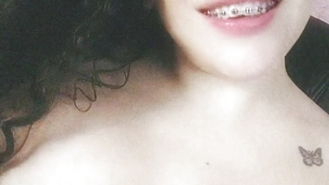 😈 - відео від вебкаммоделі angelplu