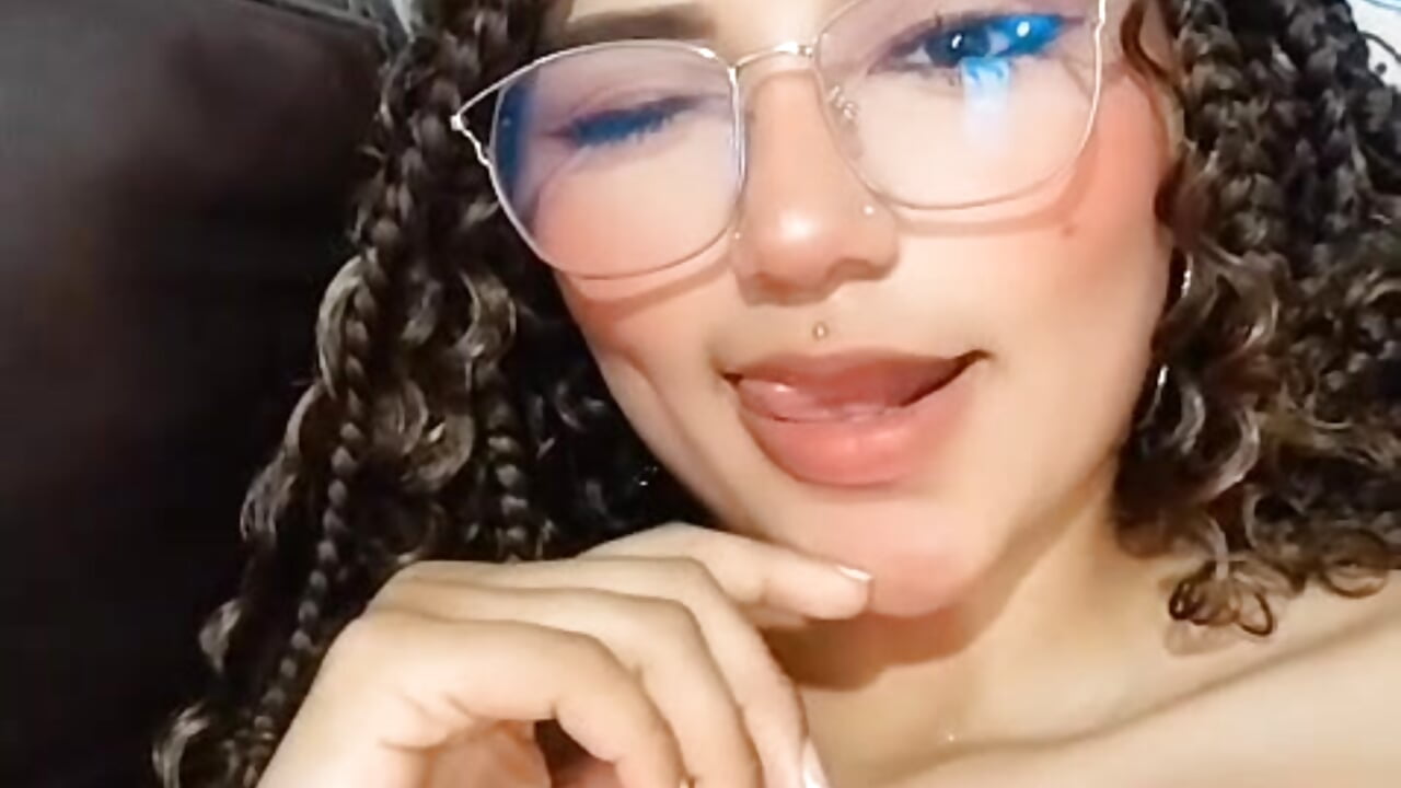 Kisses!! - βίντεο μοντέλου skarlettmoon