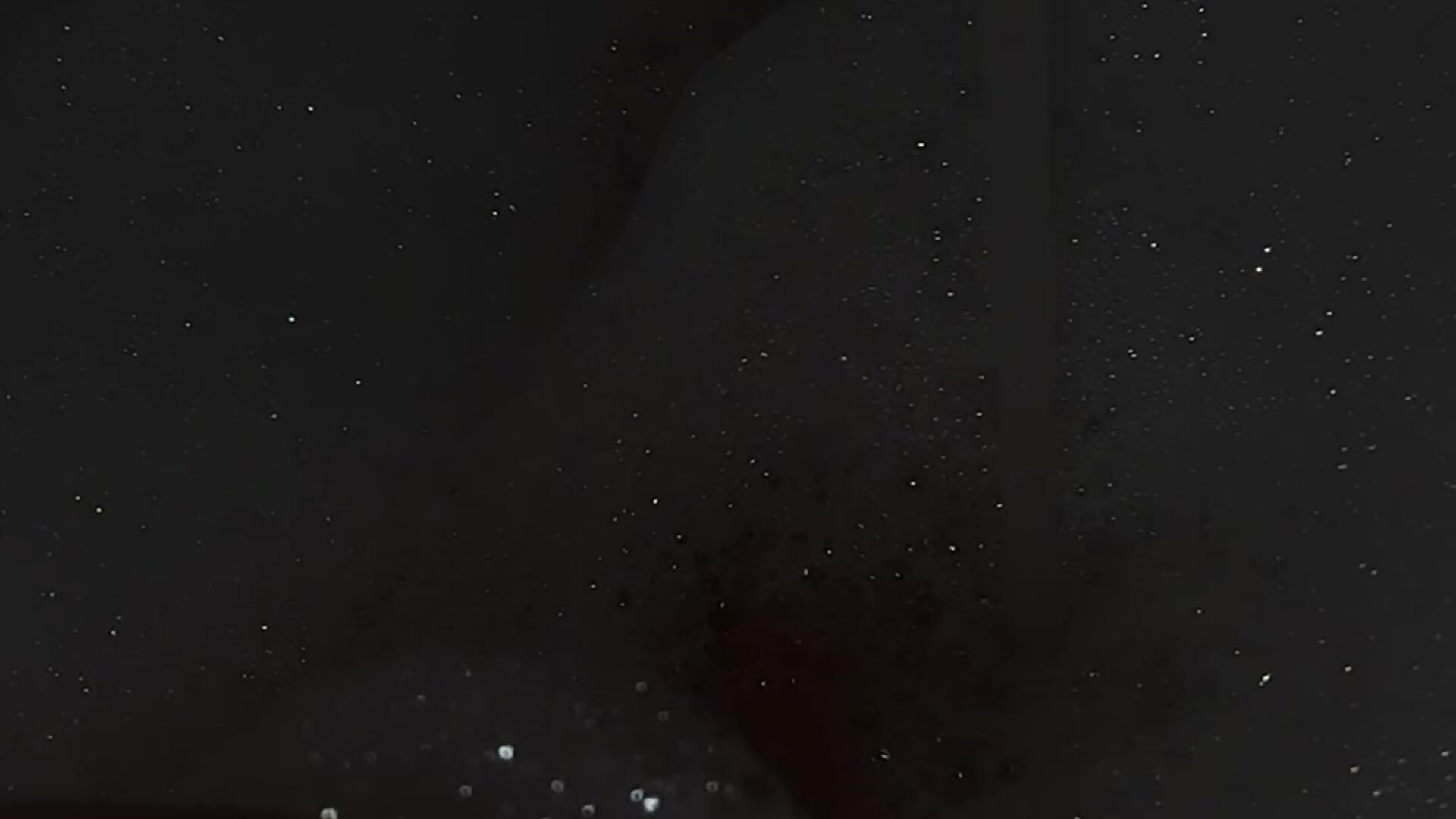 feet in foam - video ReginaRose kameramallilta