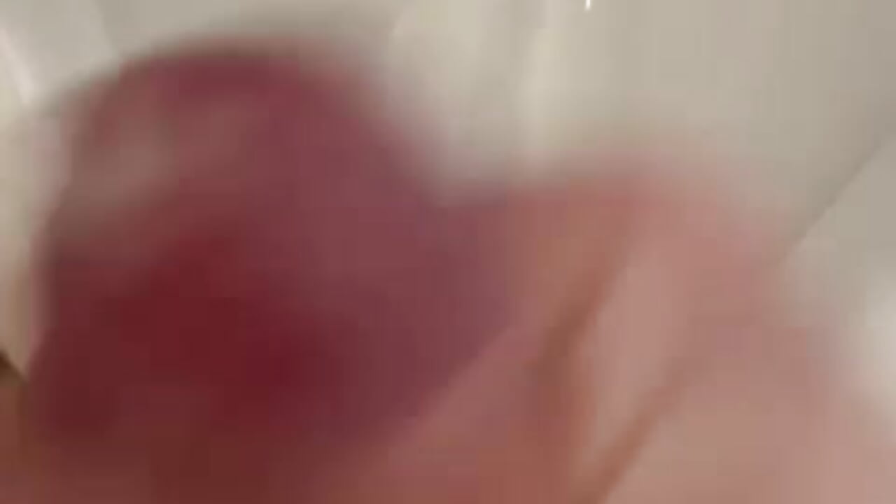 Bater uma no urinol/public jerking off - vidéo du modèle de showcams HotMenPortuguese