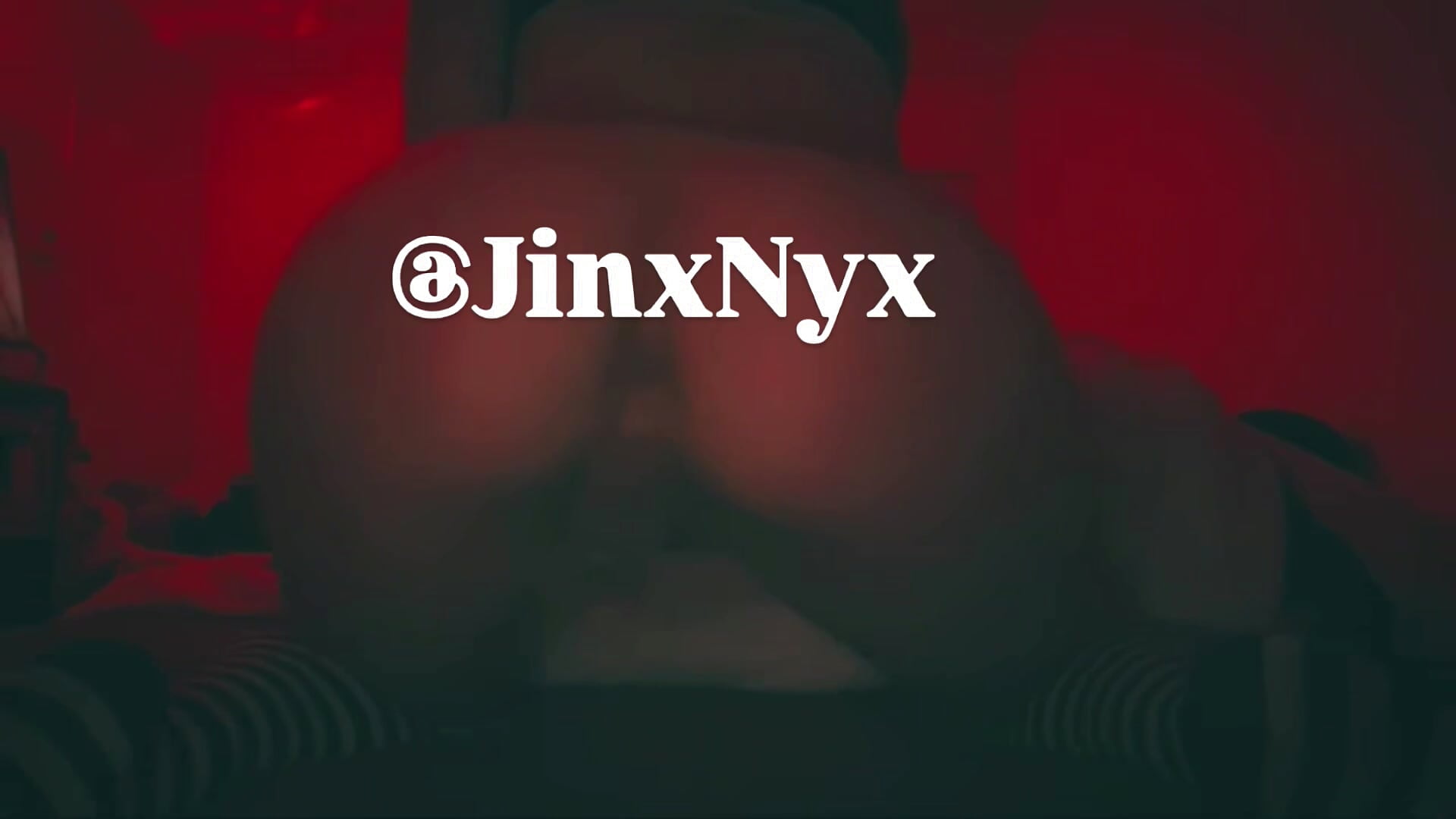 Back view - Quick tease 🍑 - video by JinxNyx cam model