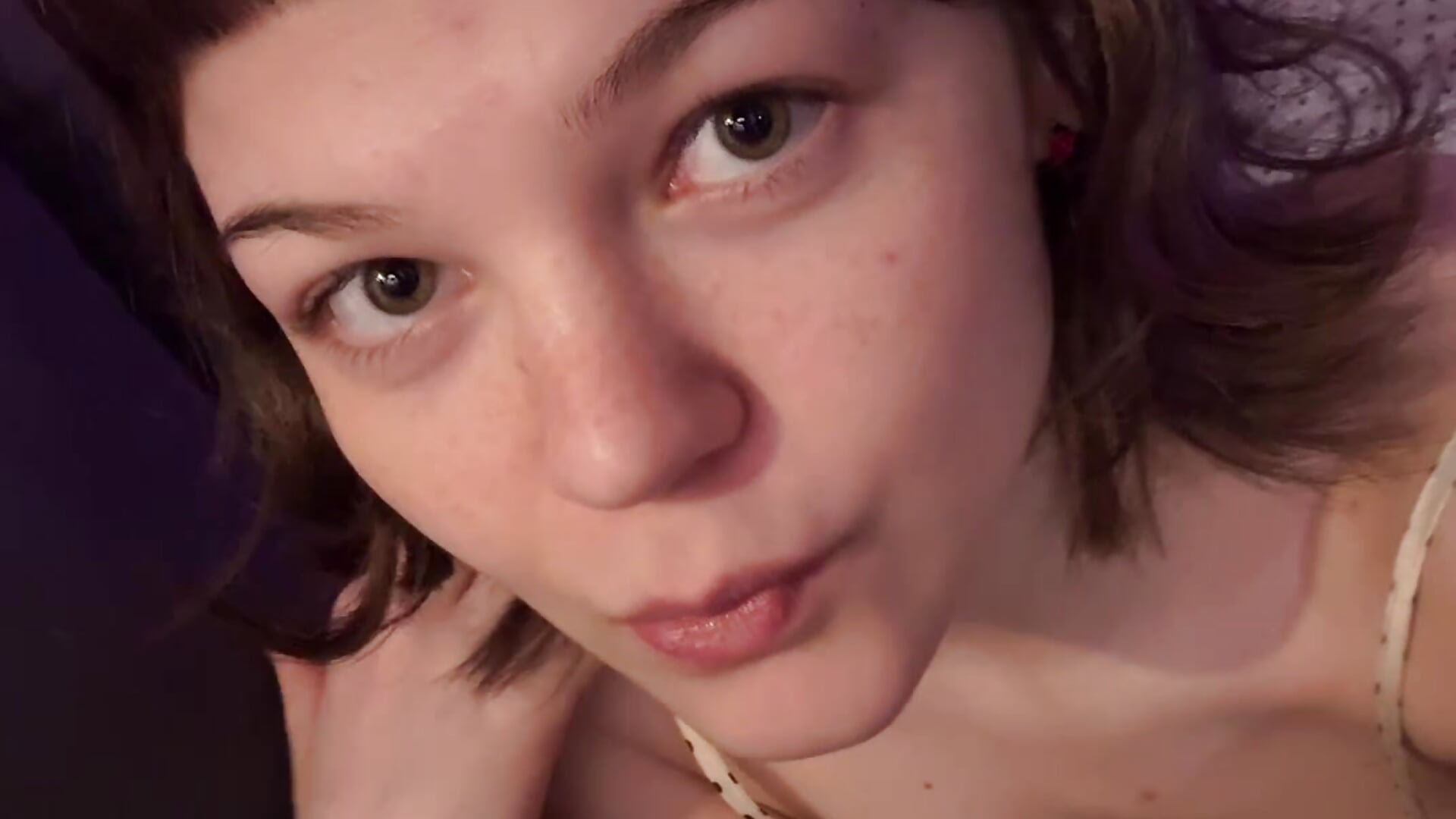 XOXO - video van kira_naughtly cam-model