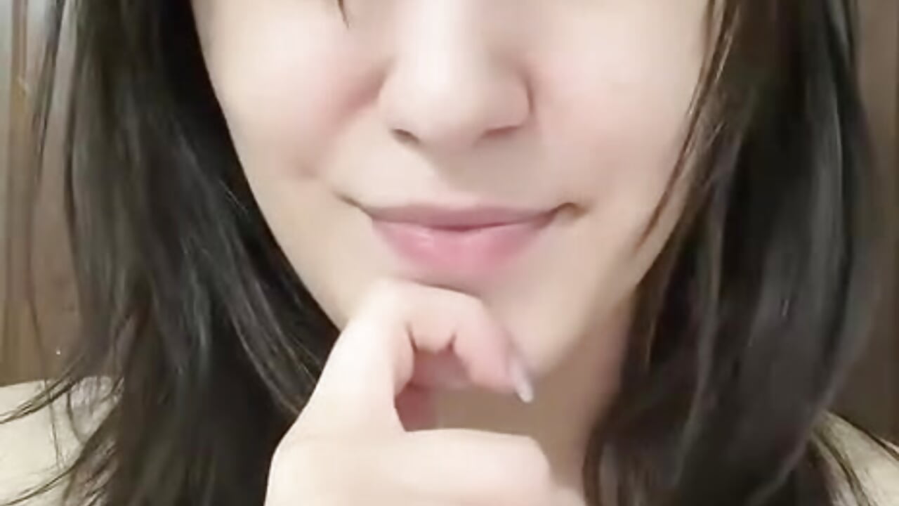 UwU - วิดีโอโดย www_Lily โมเดลแคม